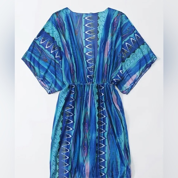 NIP Beautiful Patterned Blue Cover Up - Picture 4 of 4